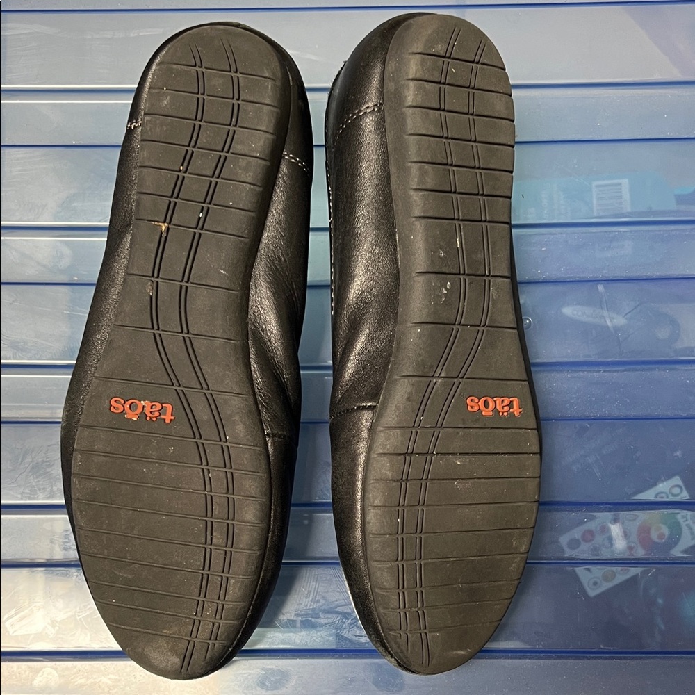 Taos Rascal Black Leather Flats - Picture 2 of 5